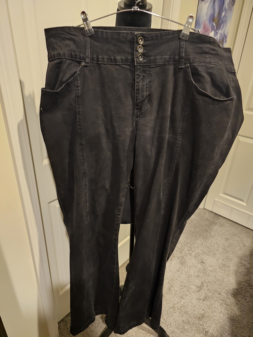 Women’s High-Waist Black Jeans